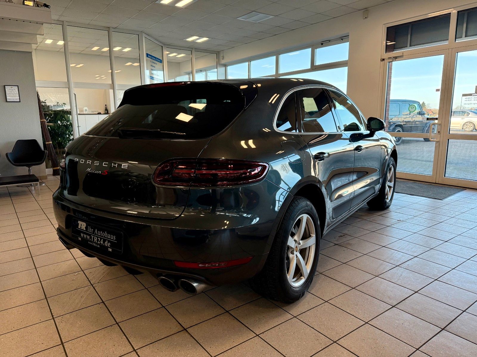 Fahrzeugabbildung Porsche Macan S Panorama, BOSE, DAB, Sportabgasanlage