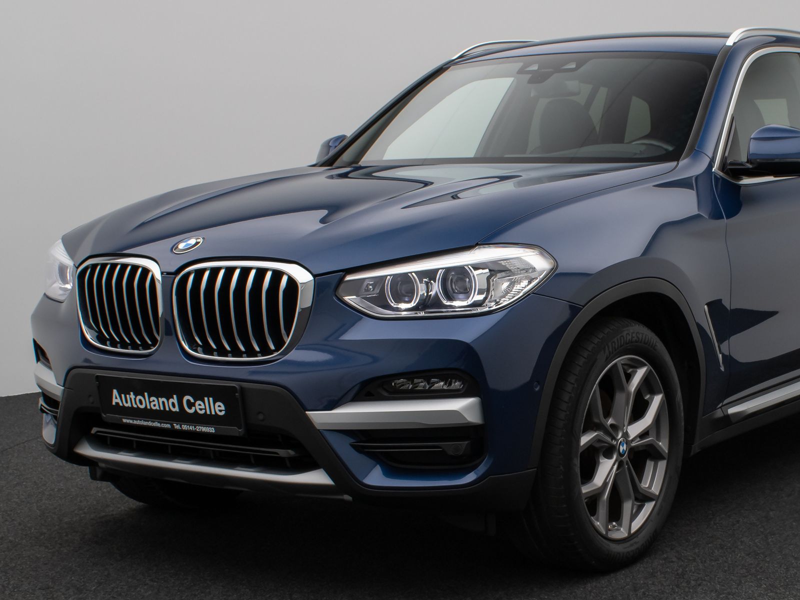 Fahrzeugabbildung BMW X3 xD20d xLine Kamera Panorama DAB HUD HiFi AHK