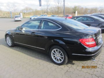 Mercedes E 200 - 5