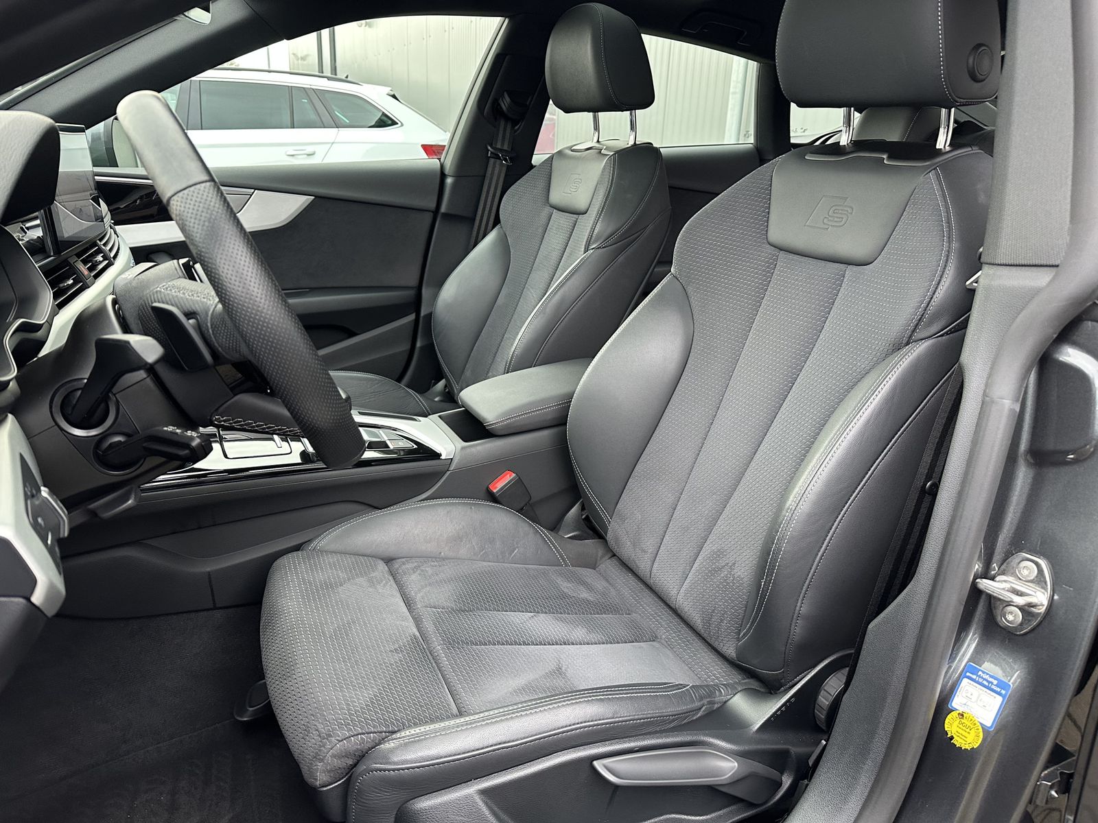 Fahrzeugabbildung Audi A5 SpB 40 TFSI S-Line Black NAV+LED+PANO+VC+19ZO