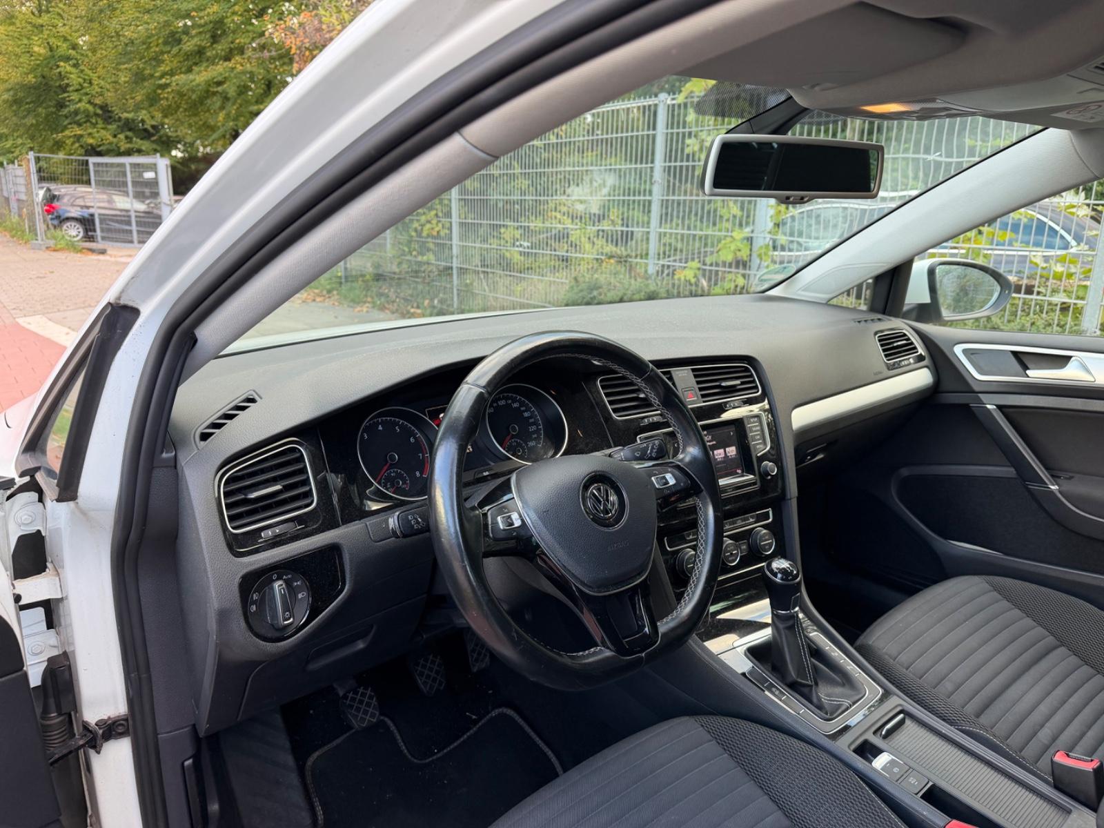 Volkswagen Golf VII Lim. Cup BMT + GARANTIE