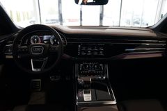 AUDI Q8 50 TDI S line | Pano | HuD | Carbon | B&O AUDI Q8 50 TDI S line | Pano | HuD | Carbon | B&O