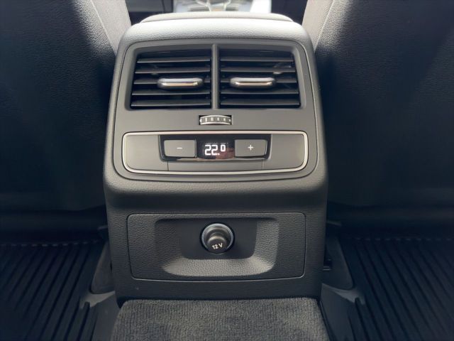 A4 Avant 40 TFSI S-line/LED/NAVI/SHZ/PDC/GRA