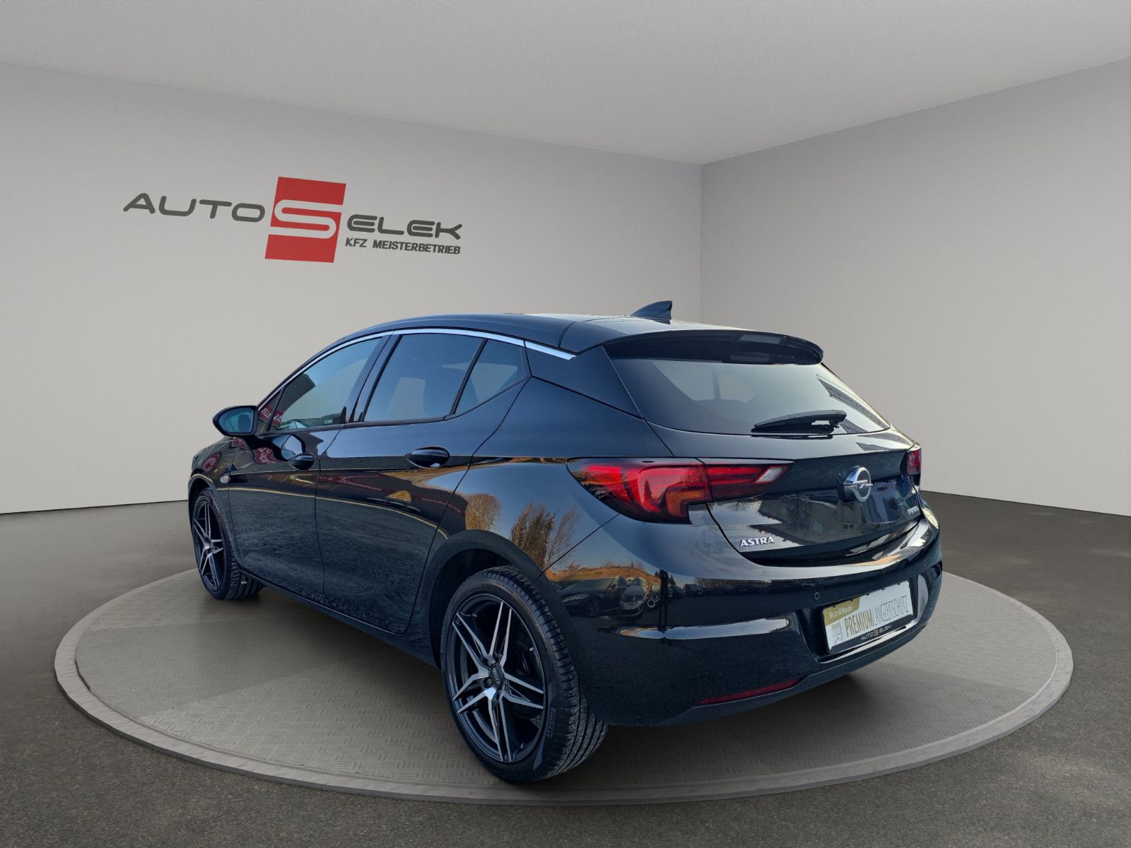 Fahrzeugabbildung Opel Astra K Dynamic+LED+NAVI+TEMPOMAT+SPURASISTENT