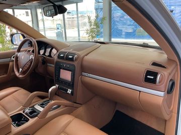 Porsche Cayenne - 7