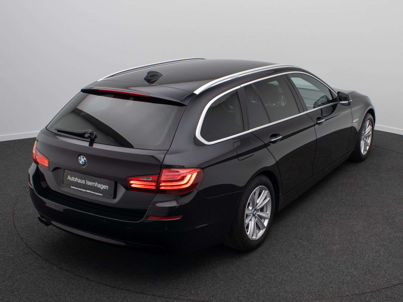 Fahrzeugabbildung BMW 520d GeschwindigReg PDC HiFi NaviBusiness Lordos