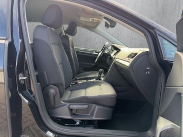 Volkswagen Golf - 12