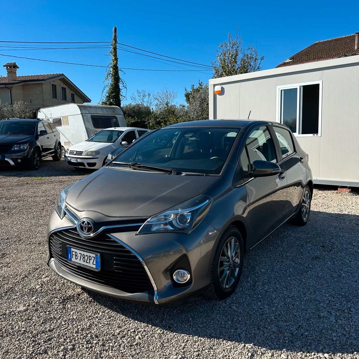 TOYOTA Yaris