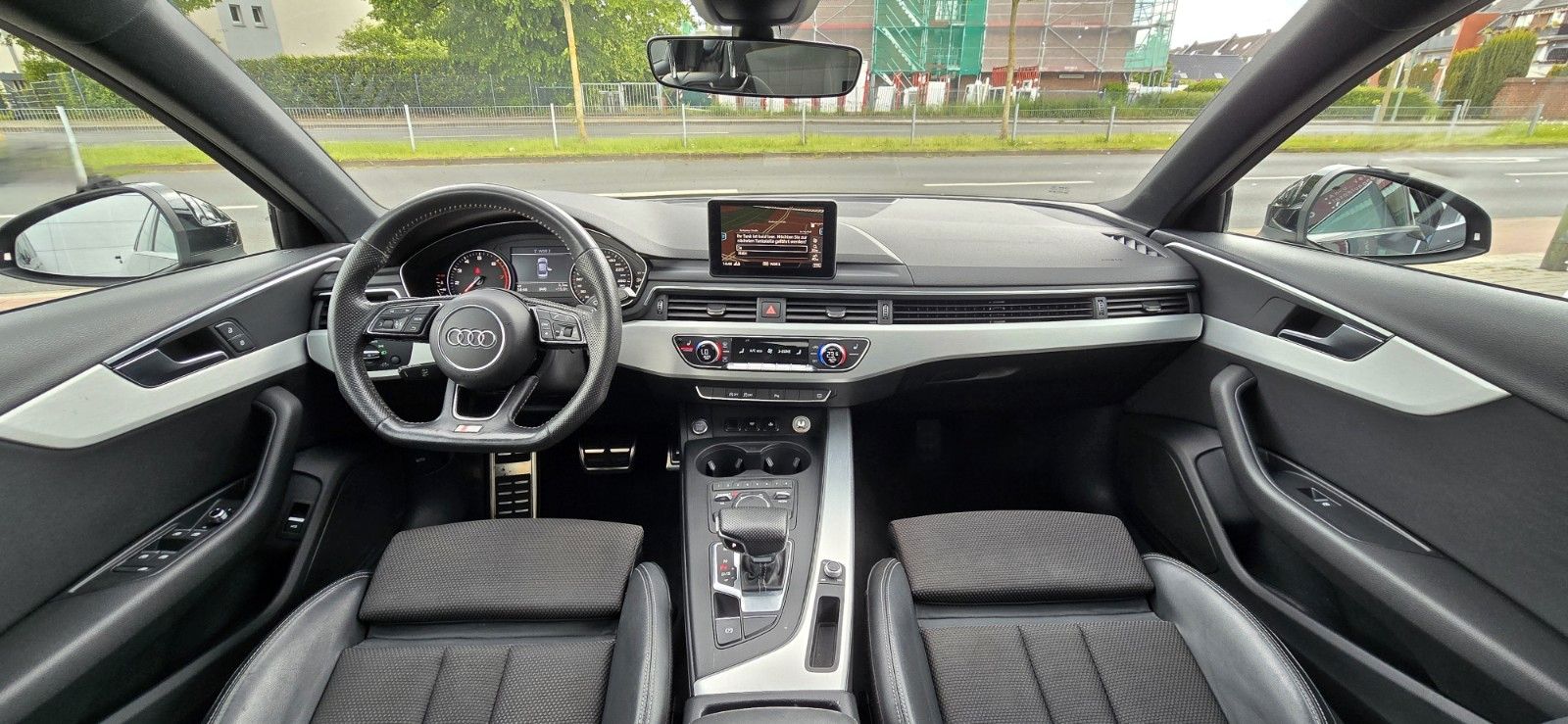 Audi A4 - 1