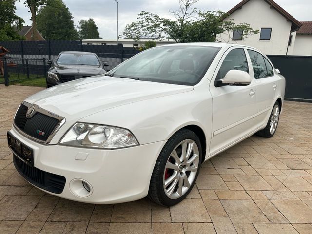 Skoda Octavia 2.0 TFSI RS+Navi+Xenon+SHZ+Leder+18