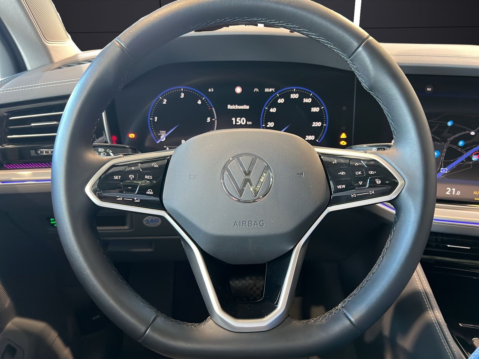 Fahrzeugabbildung Volkswagen Touareg TDI Elegance Matrix AHK HUD Luft Pano AI