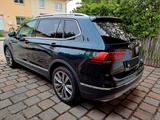 Volkswagen Tiguan Allspace Highline 220 PS DSG 4M 7Sitze - VW Tiguan Allspace Gebrauchtwagen in München