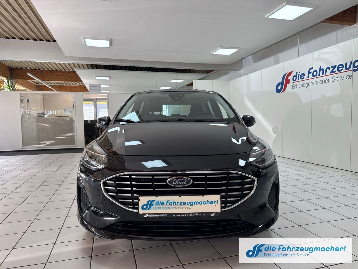 Fahrzeugabbildung Ford Fiesta Titanium Navi LED Blendfreies Fernl. Kurv