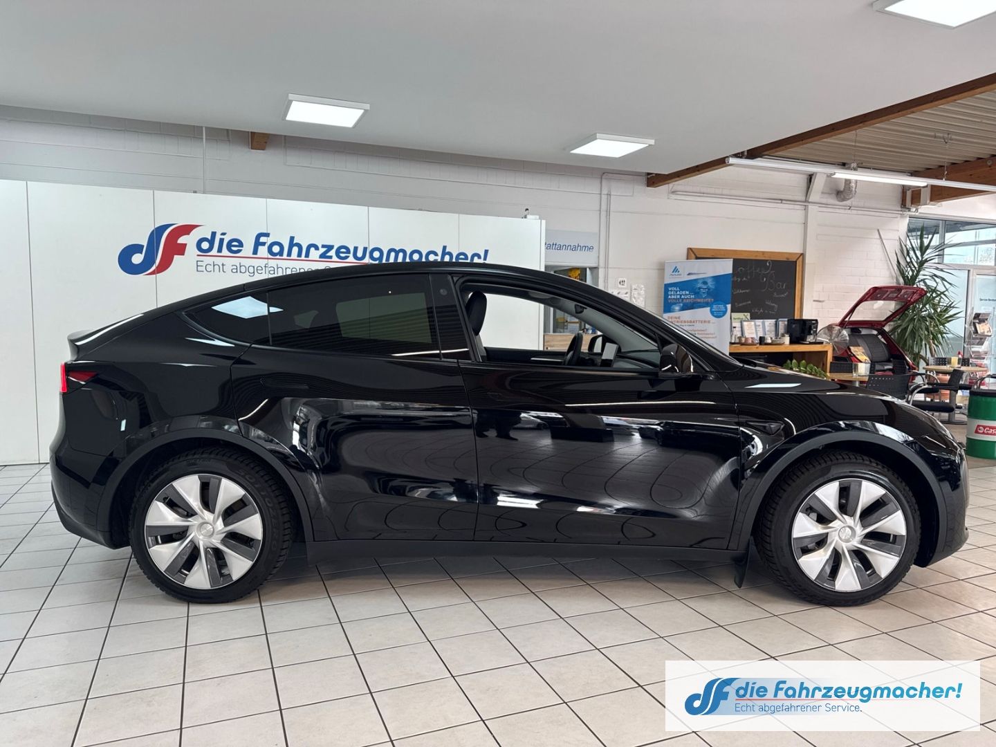 Fahrzeugabbildung Tesla Model Y RWD Panorama Navi Soundsystem LED ACC WL