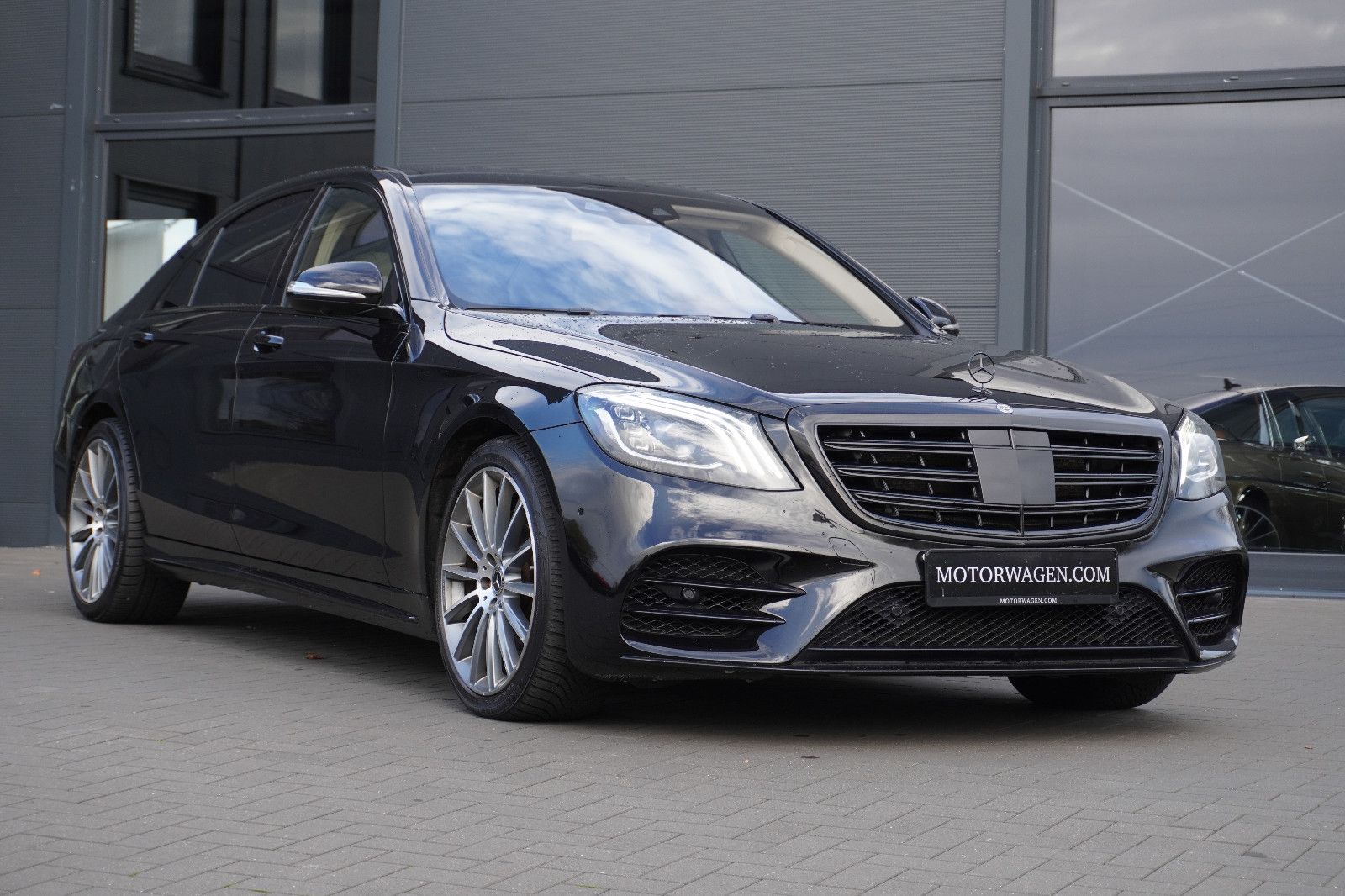 Fahrzeugabbildung Mercedes-Benz S 560 4Matic L