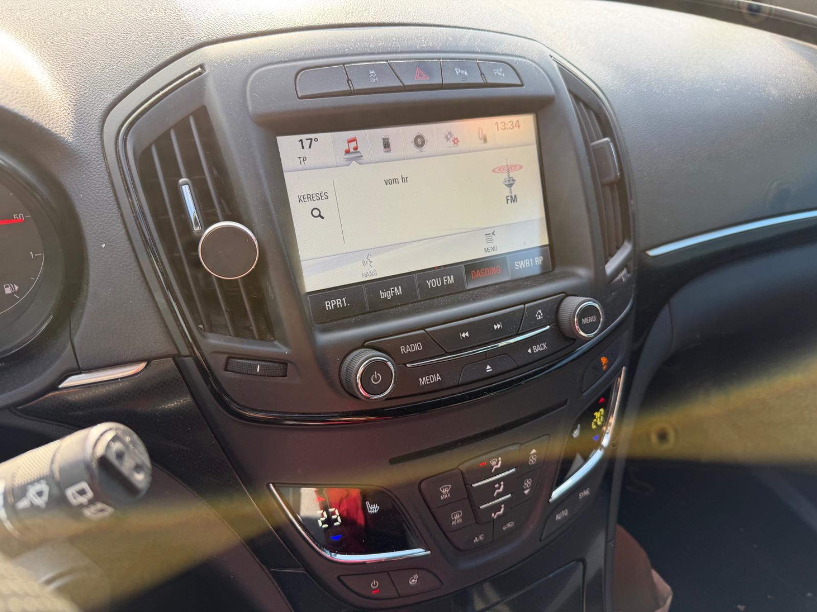 Opel Insignia 2014 — photo 21