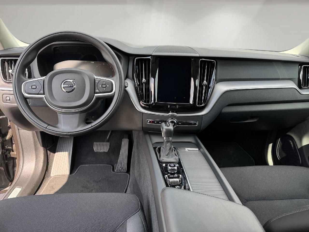 Fahrzeugabbildung Volvo XC60 D4 Geartronic Momentum 2WD