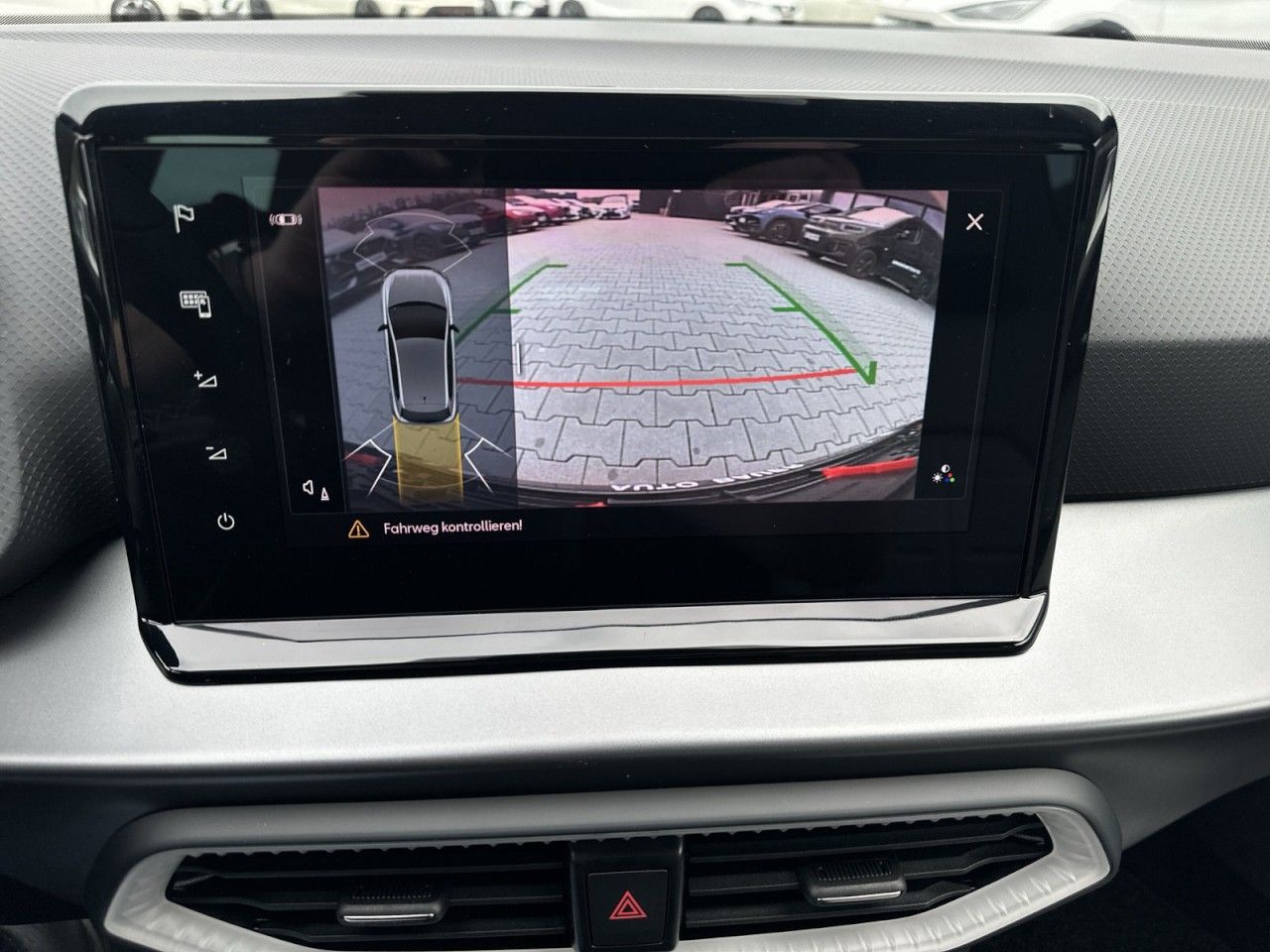 Fahrzeugabbildung SEAT Ibiza FR 1.0 TSI 85 kW - mit KI generiert/bearbeitet