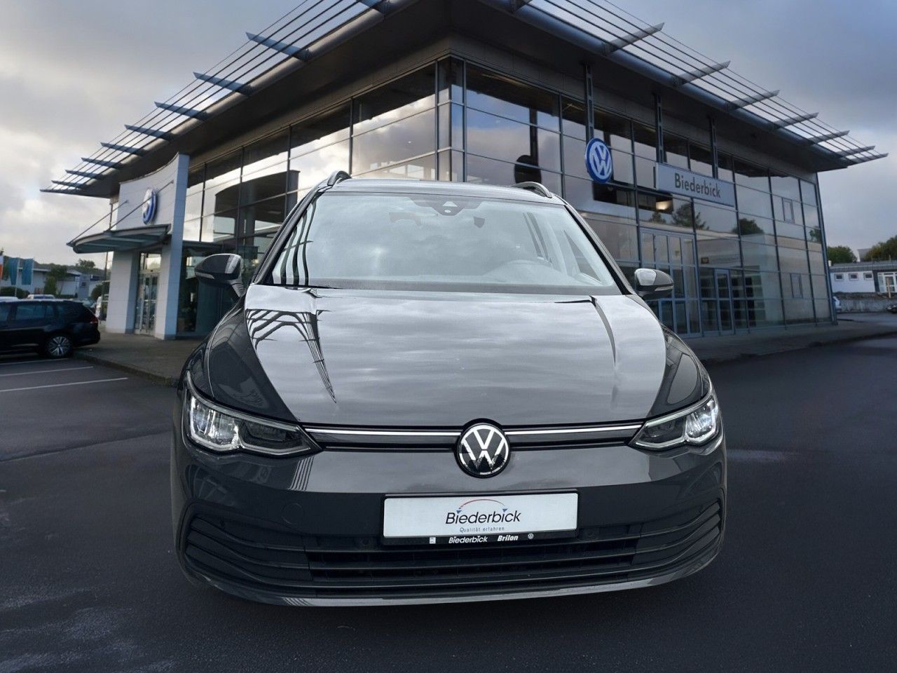 Volkswagen Golf VIII Variant 2.0 TDI Life NAVI LED 16 ALU S imagem 2