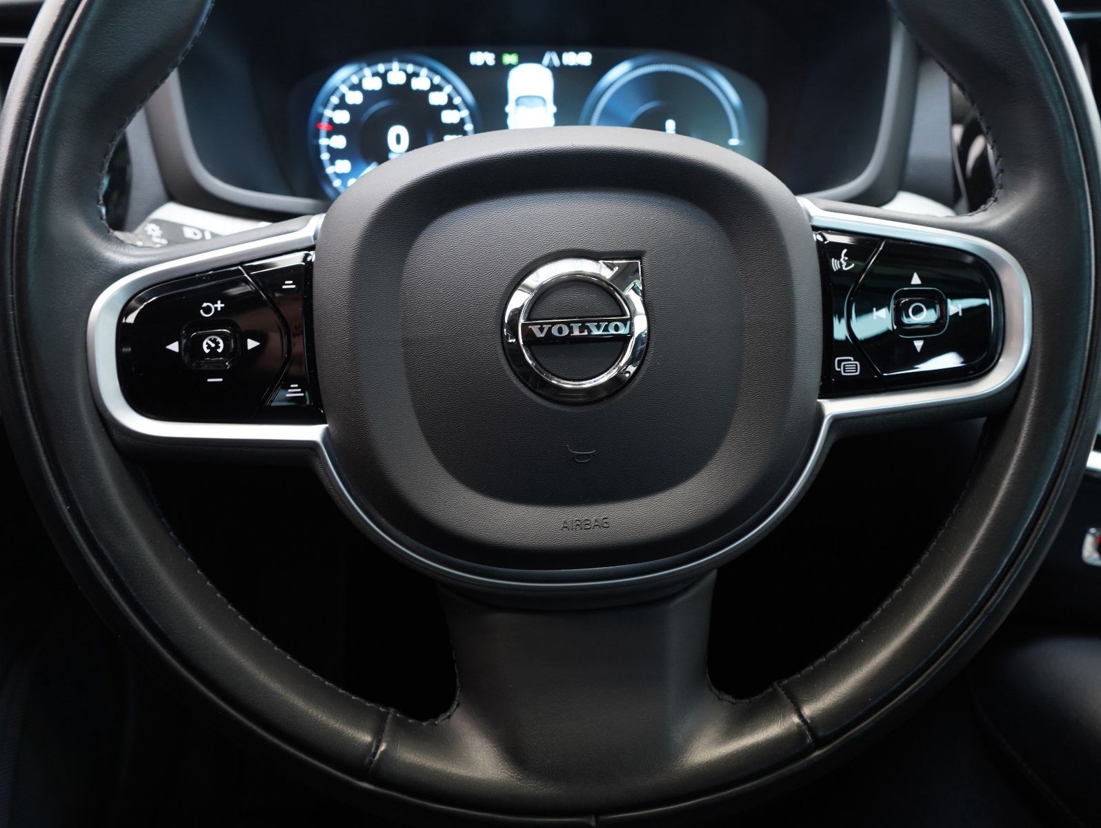 Fahrzeugabbildung Volvo V60 T6 AWD Recharge Plug-In Inscription ACC/AHK