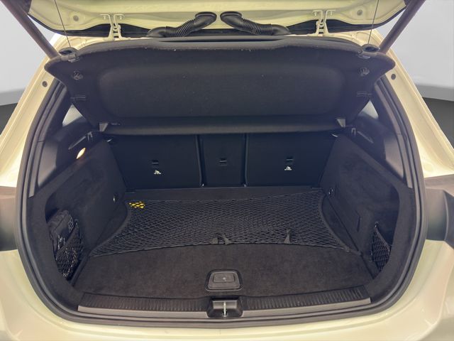 Fahrzeugabbildung Mercedes-Benz B 180 Automatik+LED+Kamera+Navi+AHK+Spur