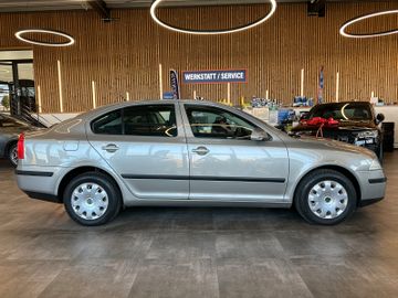 Skoda Octavia *TÜV0328*SCHECKHEFT*TEMPO*AHK*KLIMA*PDC