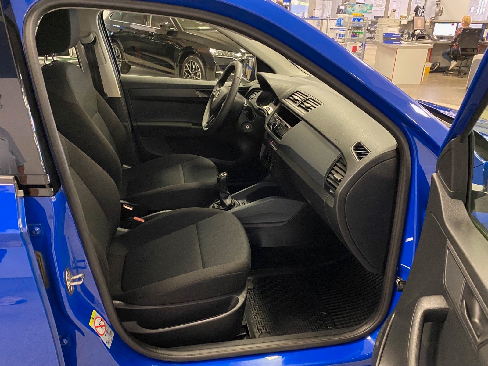 Fahrzeugabbildung SKODA Fabia 1.0 TSI Active Combi+KLIMA+GARANTIE+PDC+BC