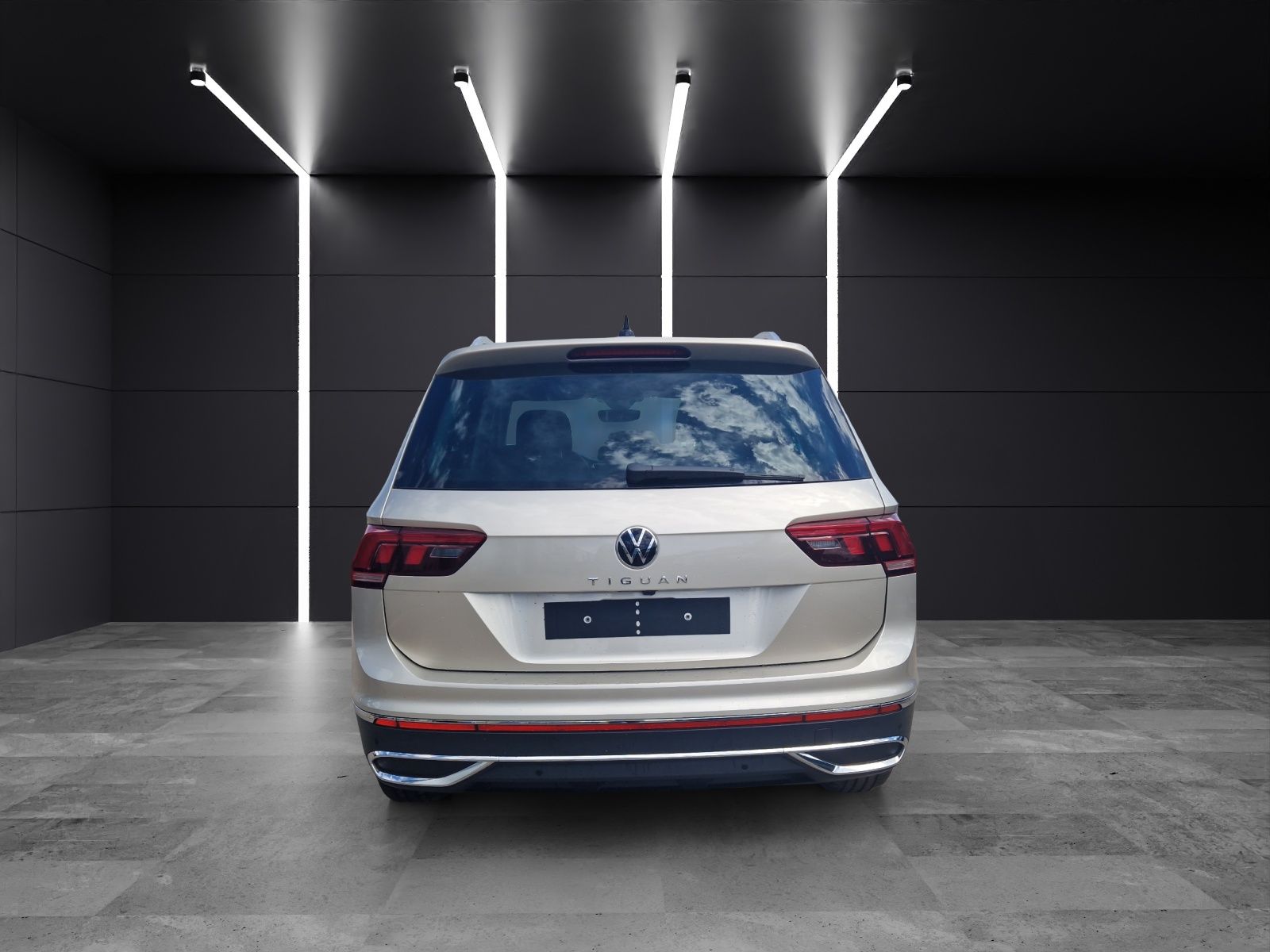 Fahrzeugabbildung Volkswagen Tiguan Elegance TSI DSG IQ.Light 19" ACC AHK SHZ