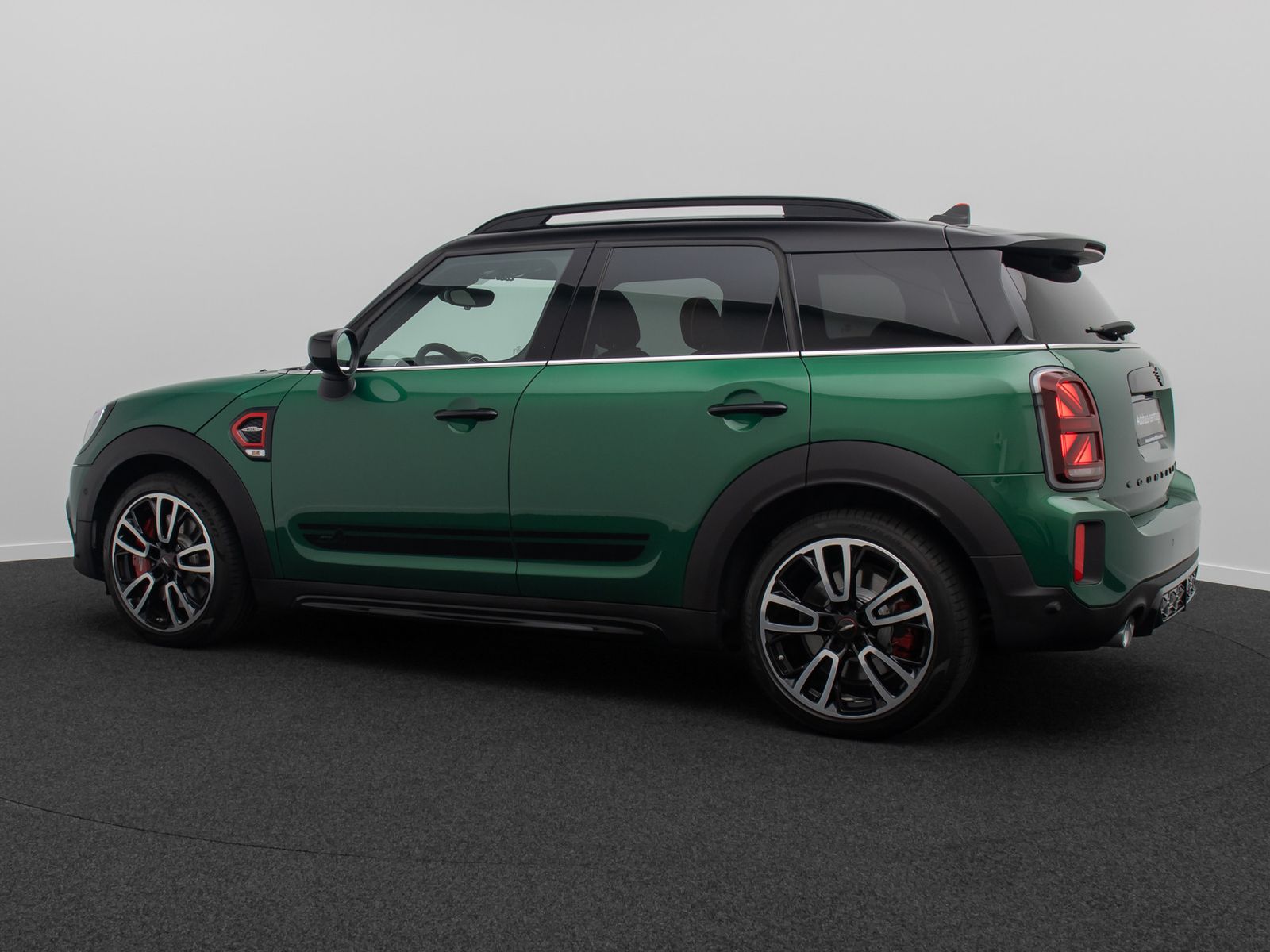 Fahrzeugabbildung MINI John Cooper Works Countryman ALL4 HUD H/K 19Zoll