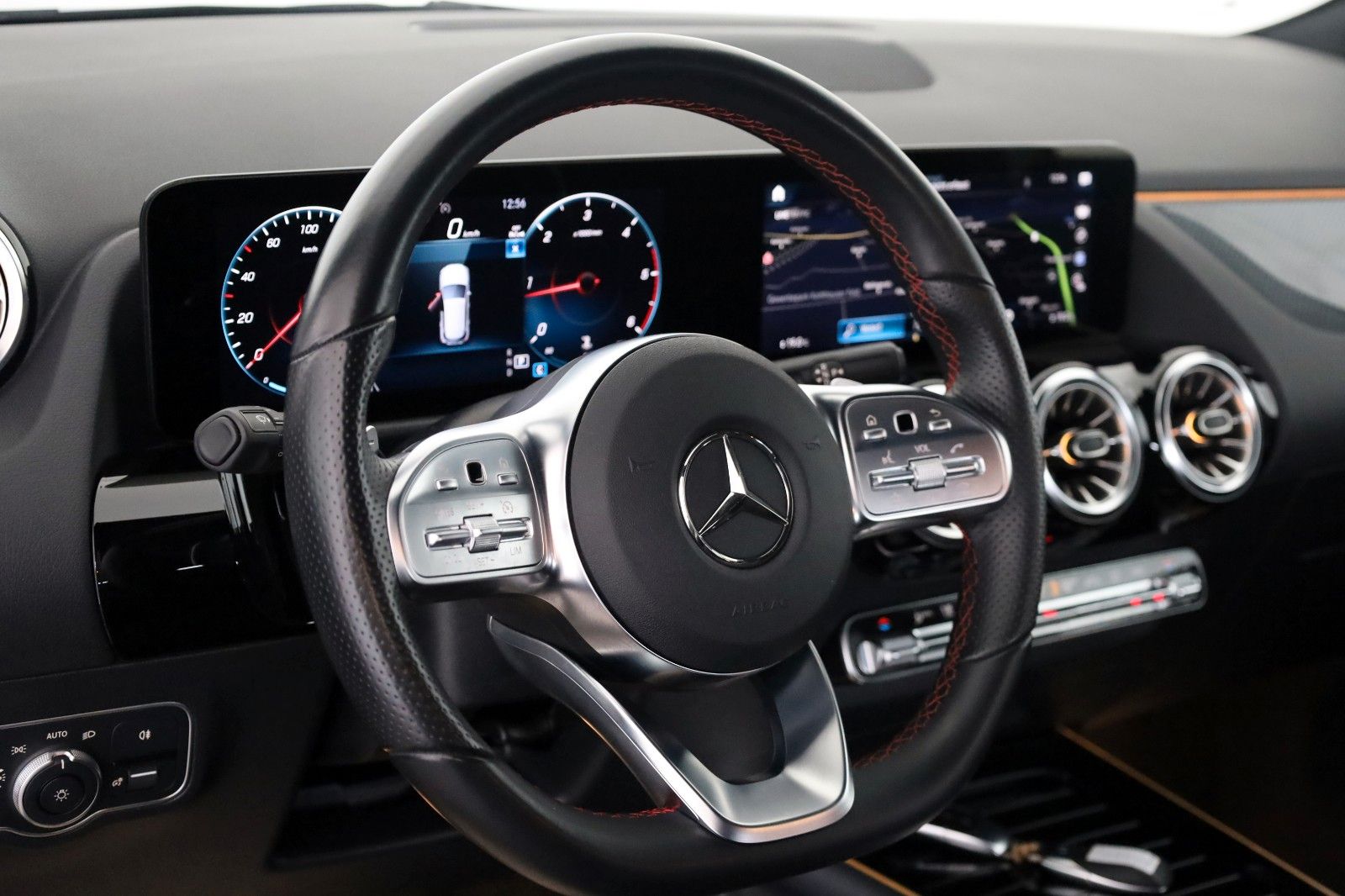 Fahrzeugabbildung Mercedes-Benz GLA 220d 4M, AMG line,T.Leder,Navi,LED,SH,Kamera