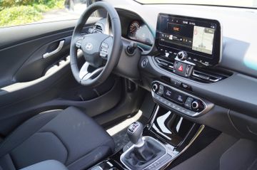 Hyundai i30 cw 1.0T-GDI NAVI-ALU-LED-KAMERA-PDC-TEMPOMAT