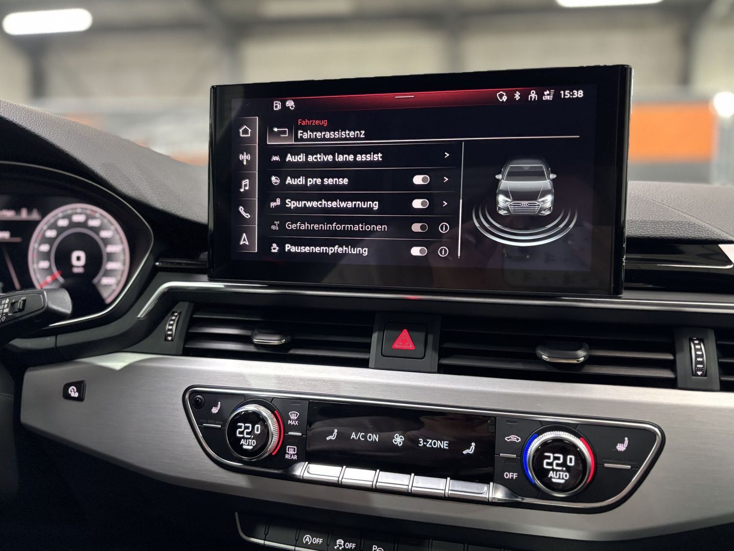 Fahrzeugabbildung Audi A4 30 TDI S-line #Matrix#Virtual#Black#B&O#20"