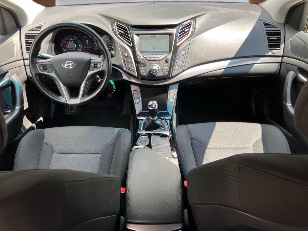 Fahrzeugabbildung Hyundai i40 TREND SHZ*LHZ*NAVI*USB*
