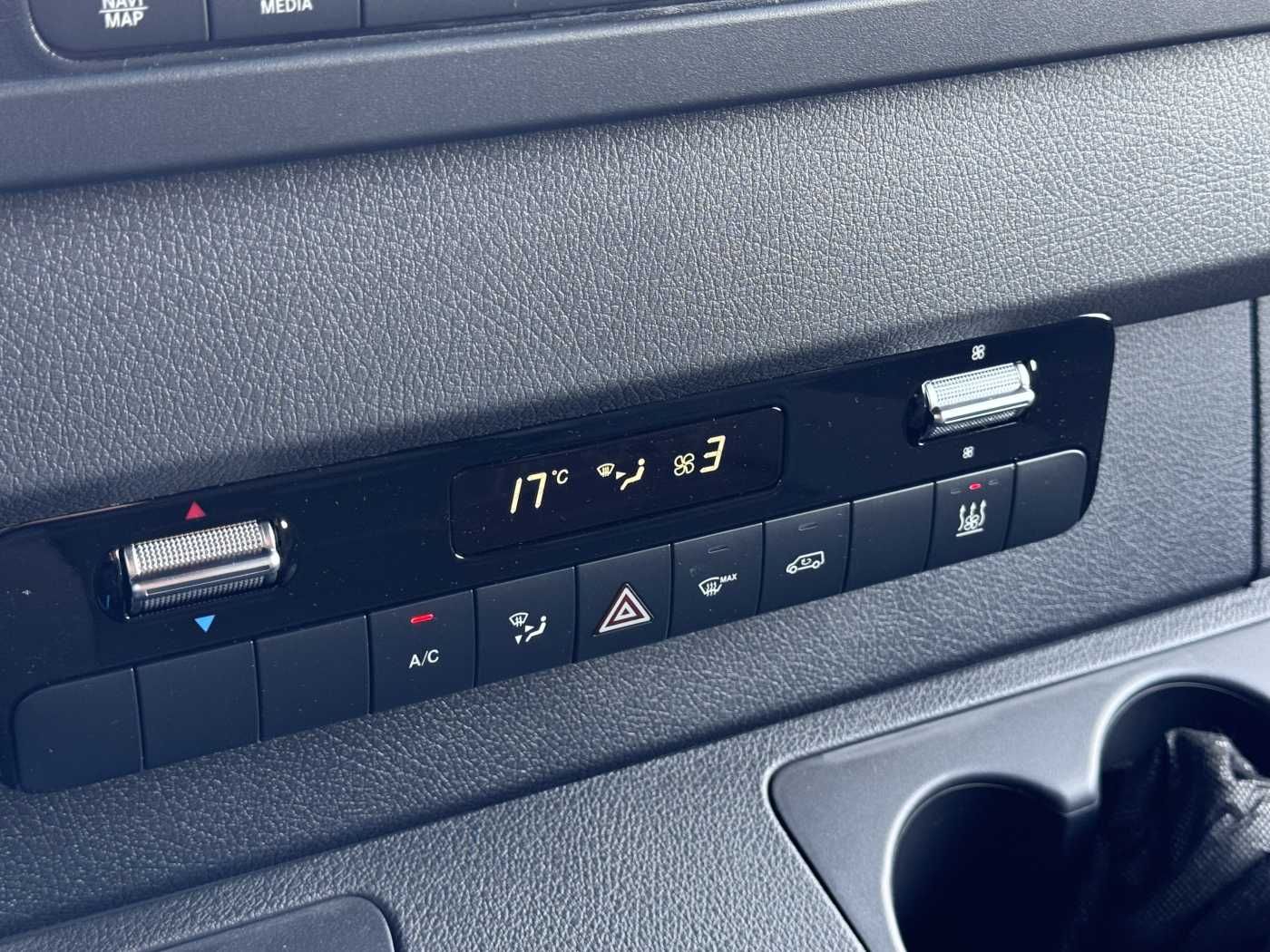 Fahrzeugabbildung Mercedes-Benz Sprinter 517 CDI 3665 Klima Kamera AHK Warmluft