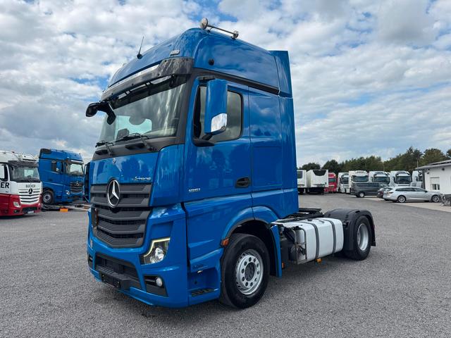 Mercedes-Benz 1851 LS Actros Gigaspace Retarder 2 x PTO
