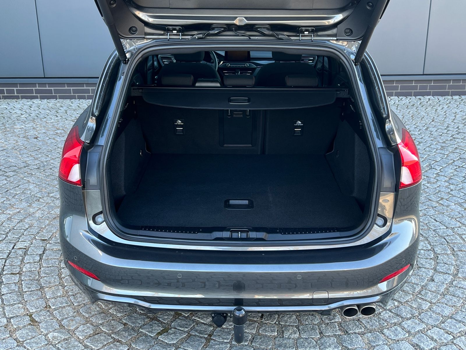 Fahrzeugabbildung Ford Focus Turnier ST-Line X 1.0 EcoBoost Hybrid *AHK