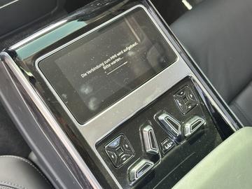 2022 AUDI A8 — миниатюра 19