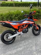 KTM 690 SMC R - KTM SM R