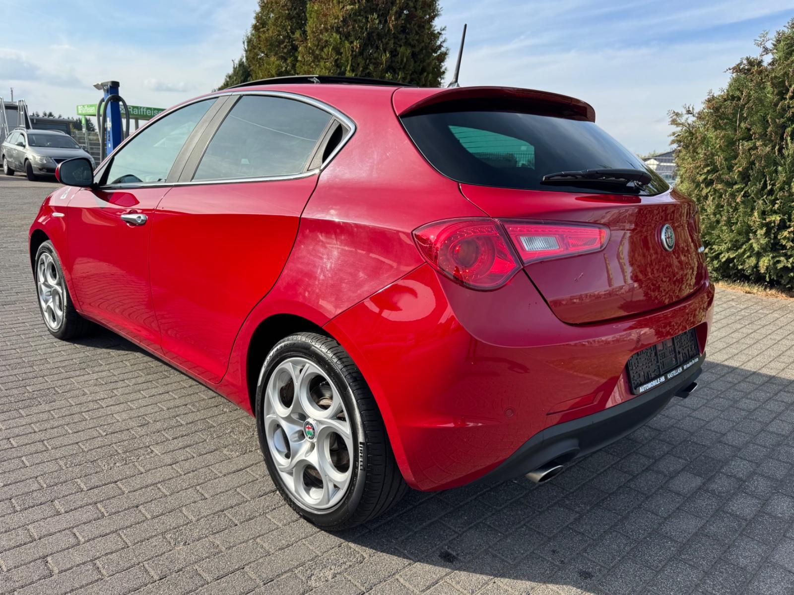 Alfa Romeo Giulietta Super Aut.Leder Xenon Panorama Euro 6