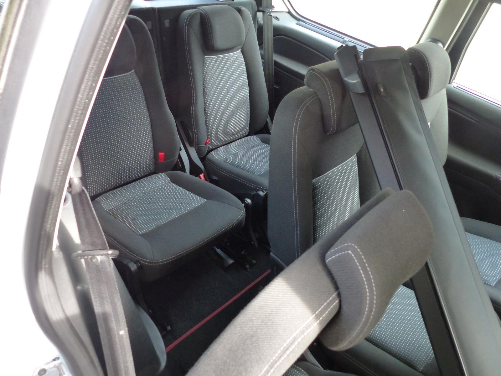 Ford Galaxy 2014 — photo 16