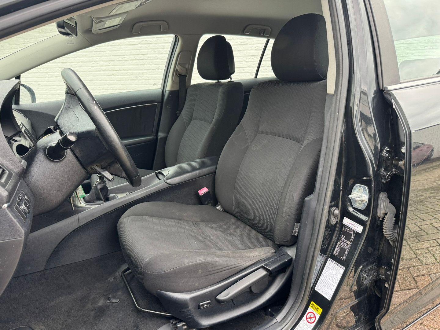 Toyota Avensis 2010 — engine 1.798 cm³, 147 HP (108kW)