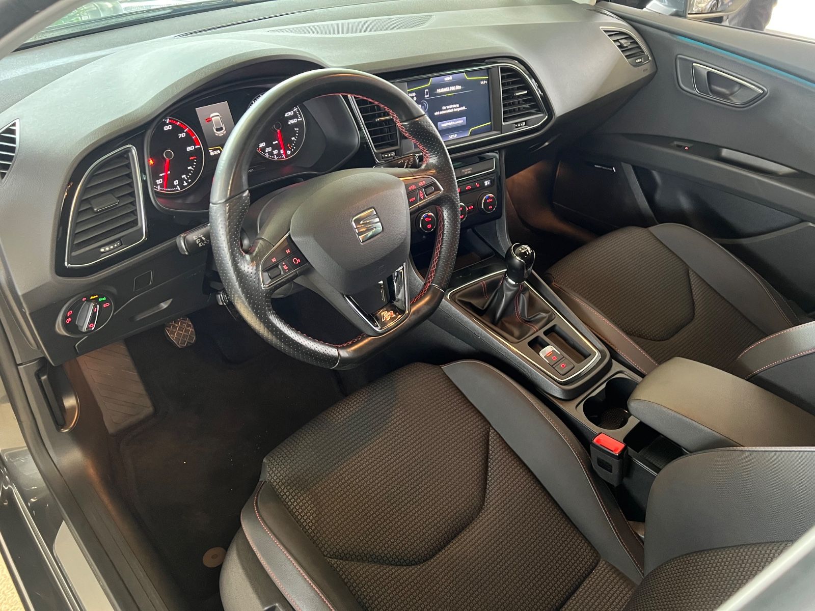 Fahrzeugabbildung SEAT Leon ST 1.8 FR *1.HAND*AMBIENTE-BELEUCHTUNG*