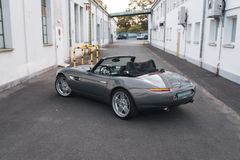 Fahrzeugabbildung BMW Z8 Roadster Alpina/Stratusgrau/Performance Paket