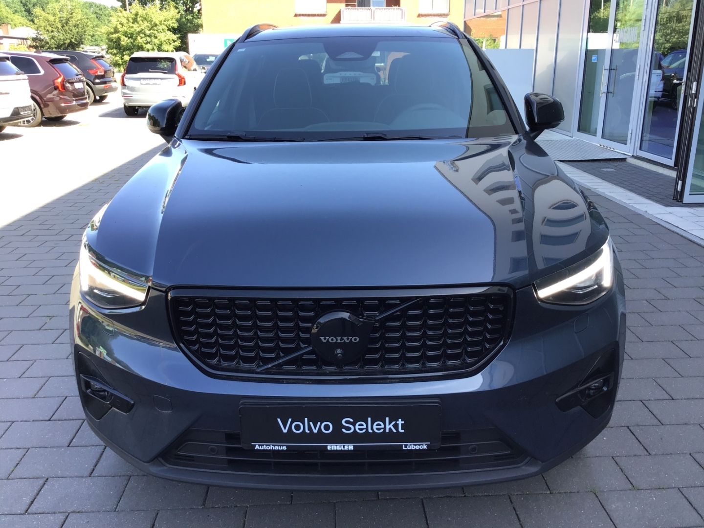 Volvo XC40 B3 (Benzin) Ultra Black Edition Cam AHK imagem 3