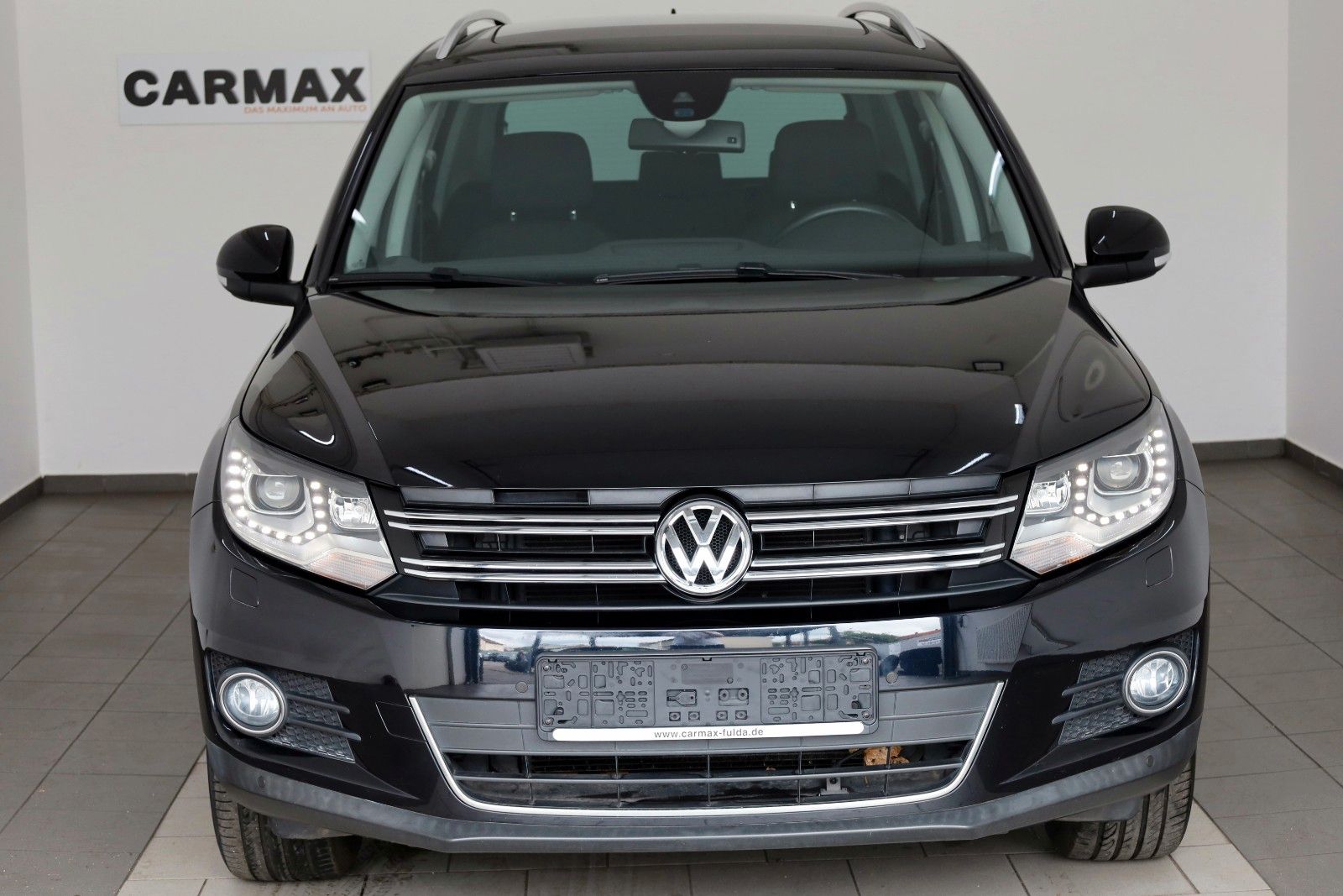 Fahrzeugabbildung Volkswagen Tiguan Sport & Style Navi,Xenon,Panorama,SH,PDC