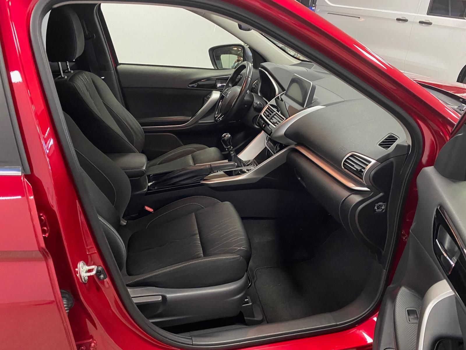 Fahrzeugabbildung Mitsubishi Eclipse Cross 1.5 T-MIVEC Intro Edition 2WD APP+