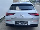 Mercedes-Benz CLA 200 Shooting Brake  d Facelift Advanced Line - silberne Mercedes-Benz CLA 200 Shooting Brake