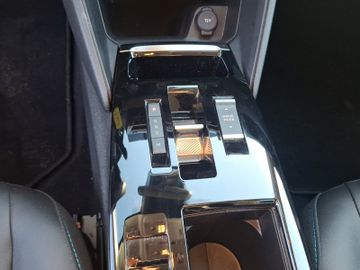 Citroën C4 1.2 PureTech 130 Plus Kam.+LED+SHZ+2xKlima