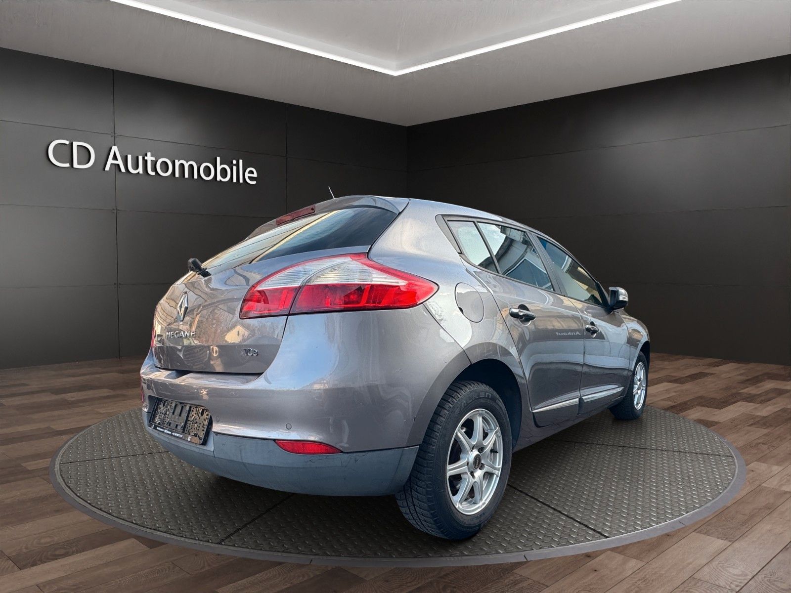 Fahrzeugabbildung Renault Megane III Lim. 5-trg. Paris Klima/Navi/TÜV NEU/