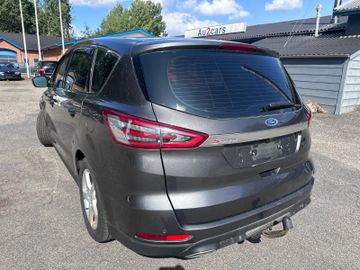 Ford S-Max - 12